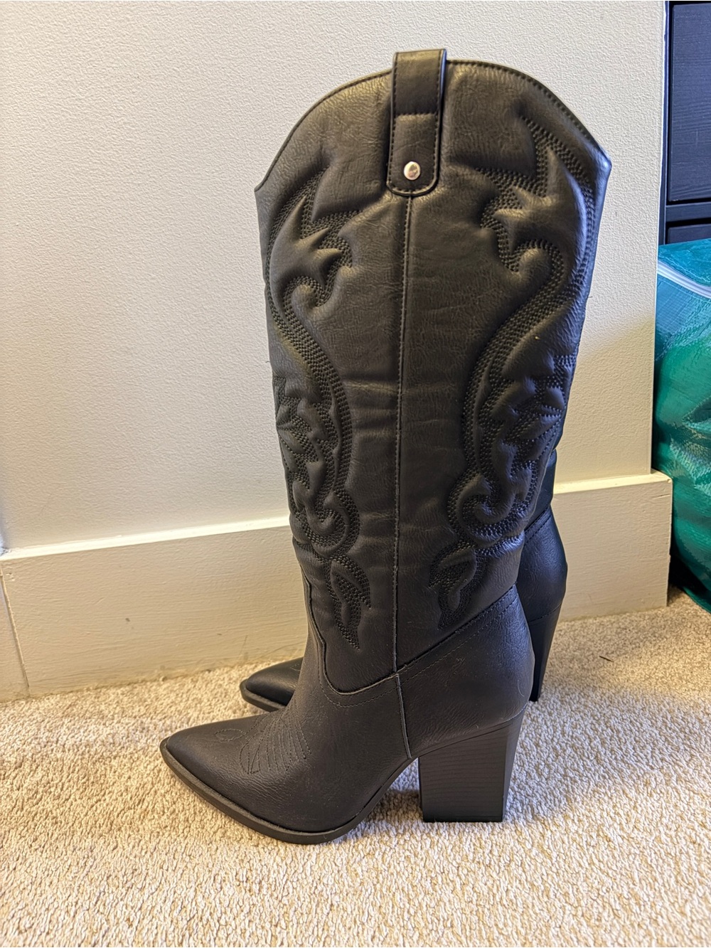 Black Western-Style High Heel Pull-On Boots